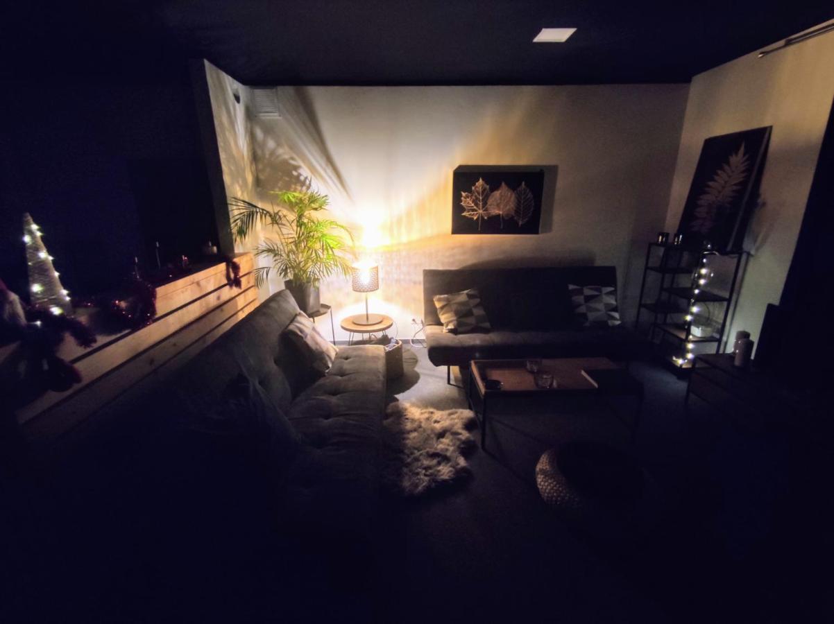 Park & Free Parking Apartment